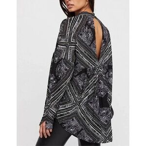 Free People Womens Top Walking on a Dream Tunic Size Medium Gray Black Geometric